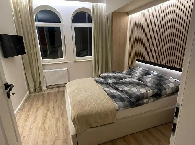 6 Osobowy Apartament Premium W Kamienicy - Centrum