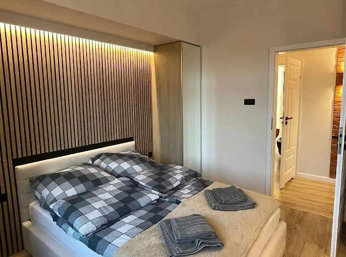 6 Osobowy Apartament Premium W Kamienicy - Centrum